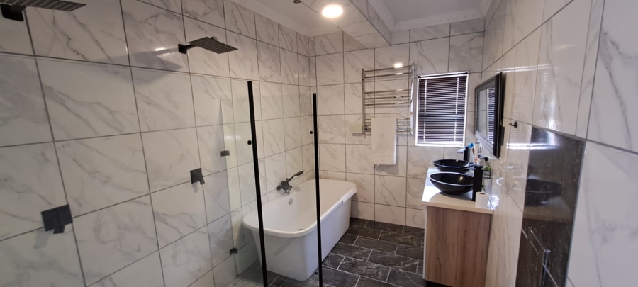 4 Bedroom Property for Sale in St Helena Views Western Cape
